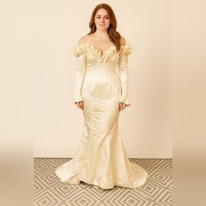 white mermaid long sleeve dress Vintage Lace Mermaid Wedding Dress Long Sleeves